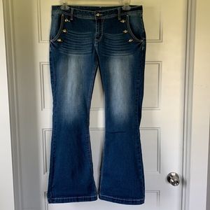 Women’s low rise stone washed flare leg jeans size 2-XL